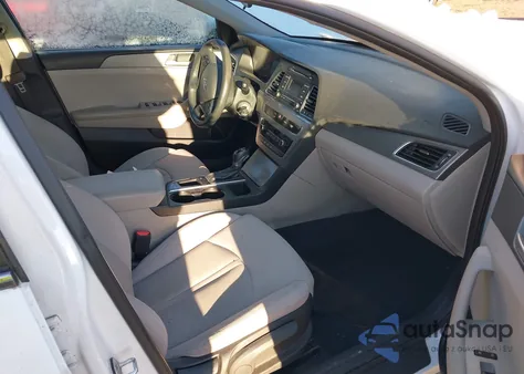 2016 Hyundai Sonata z USA, uszkodzony, nr VIN 5NPE24AF2GH395242